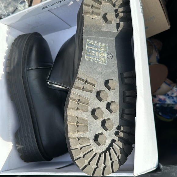 Used boots - Picture 3 of 3